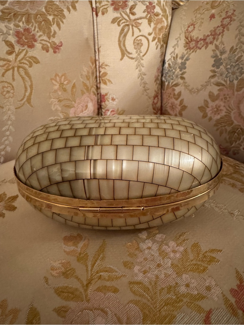Vintage Mother Of Pearl Lucite Clutch Bag Evening Purse Gold Ivory - Picture 2 of 16